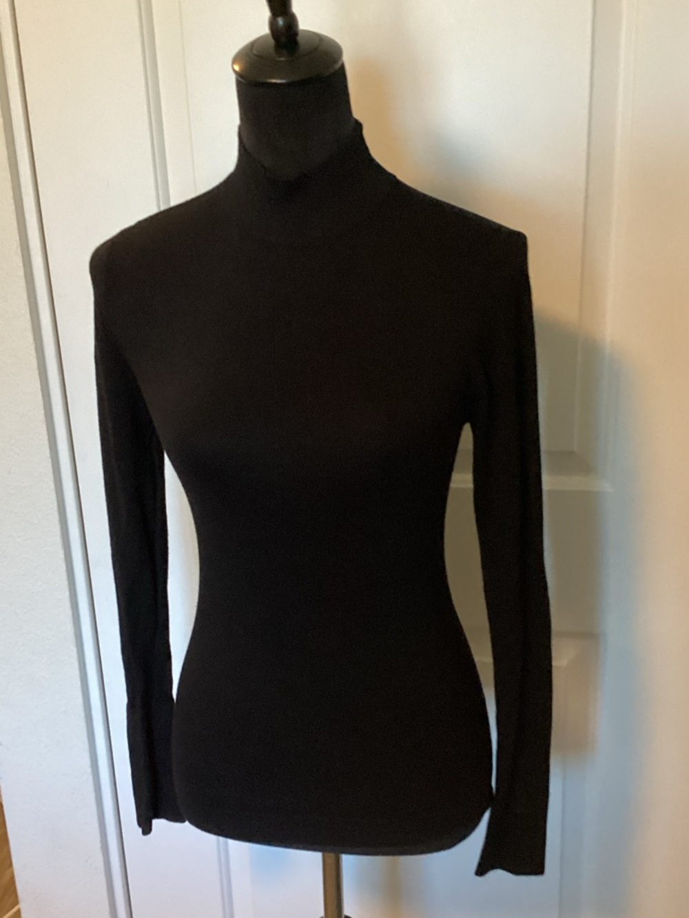 Zara Classic Black Mock Turtleneck Sweater S